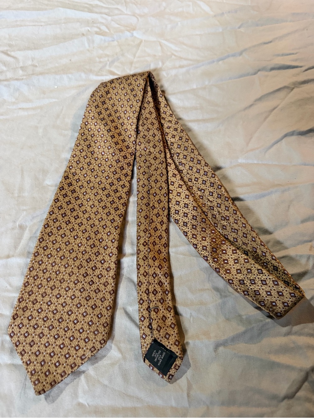 Kenneth Cole Reaction Gold Patterned Men's Tie